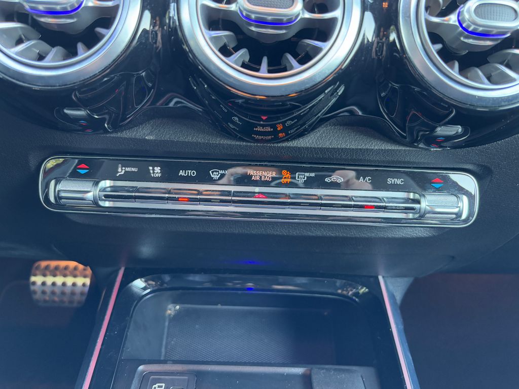 Thumbnail: 2020 Mercedes-Benz GLB - 16