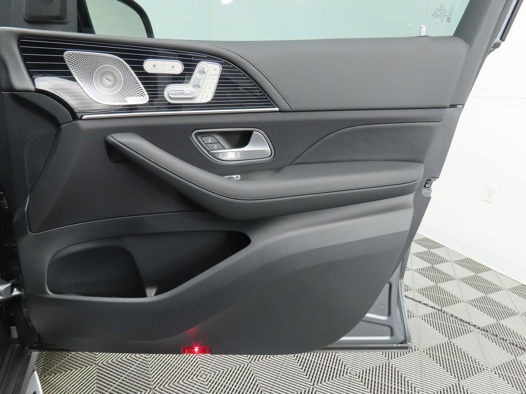 Thumbnail: 2026 Mercedes-Benz GLE - 25