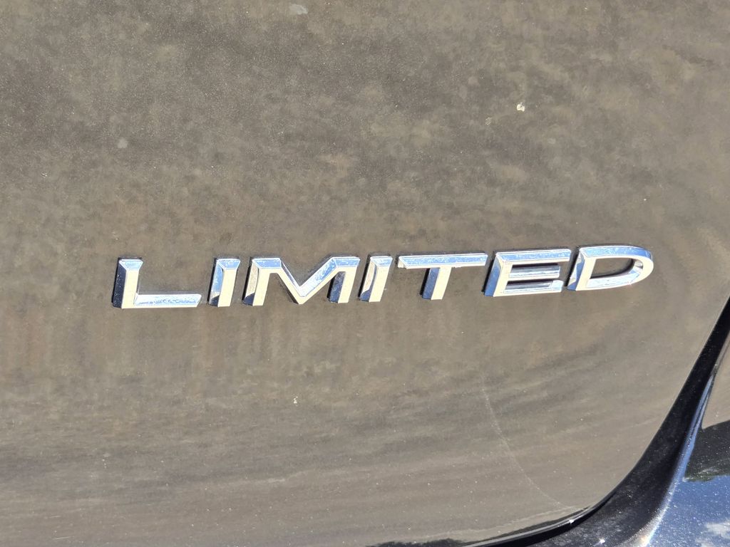 2022 Chrysler Pacifica Limited Black at Durrett Motor Company