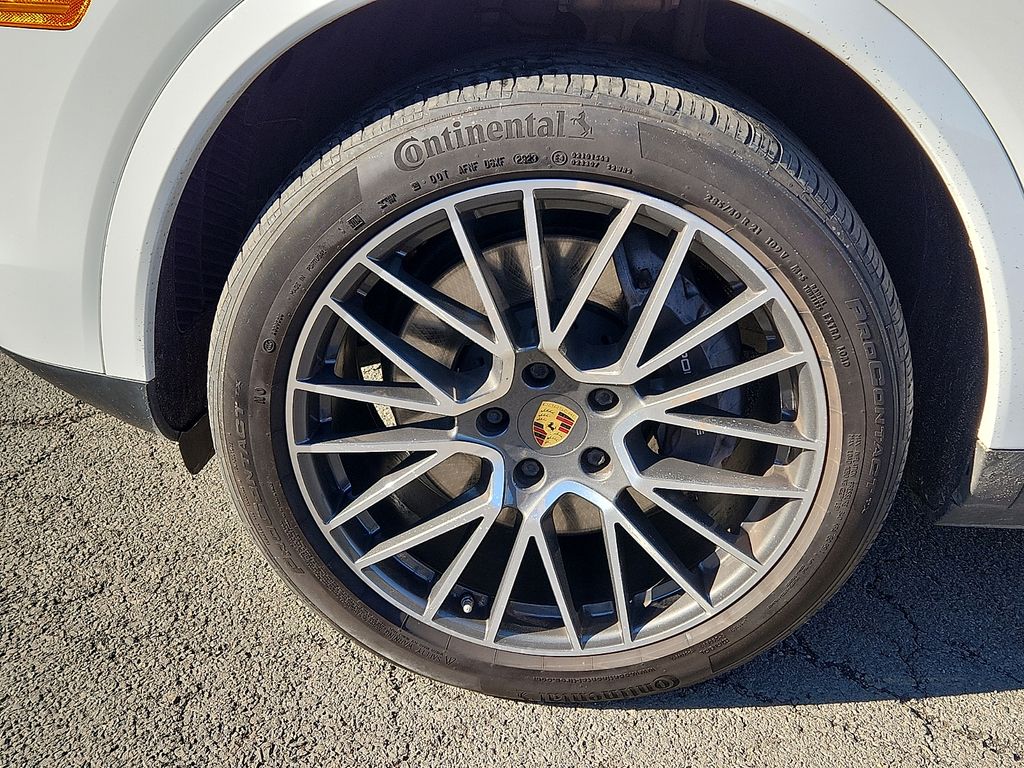 Thumbnail: 2021 Porsche Cayenne - 8