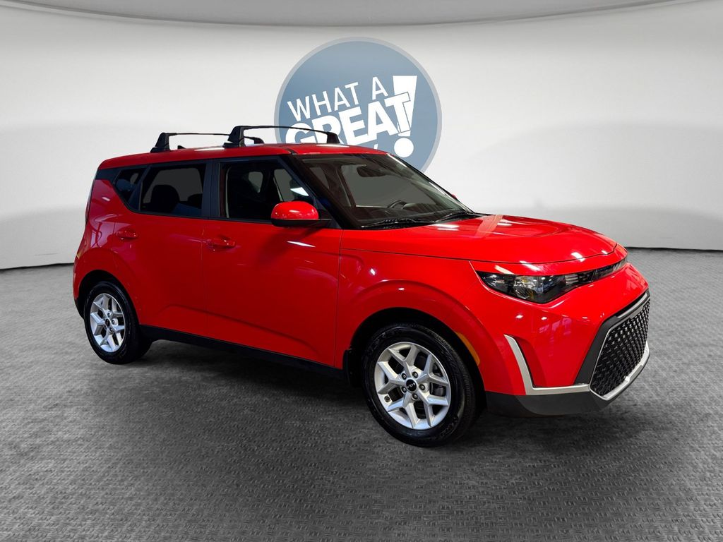 Inferno Red 2023 Kia Soul LX FWD SUV / Crossover Front-Wheel Drive Continuously Variable Transmission