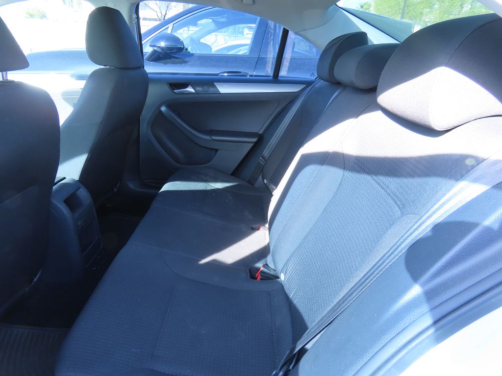 Thumbnail: 2016 Volkswagen Jetta - 11