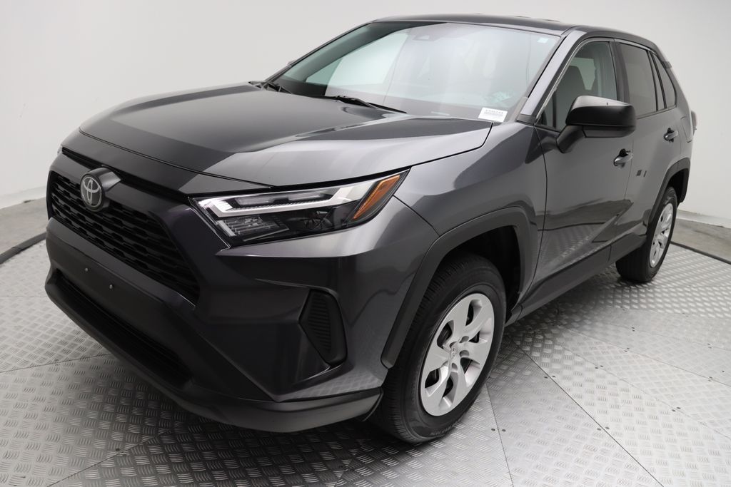 2023 Toyota RAV4 LE 2