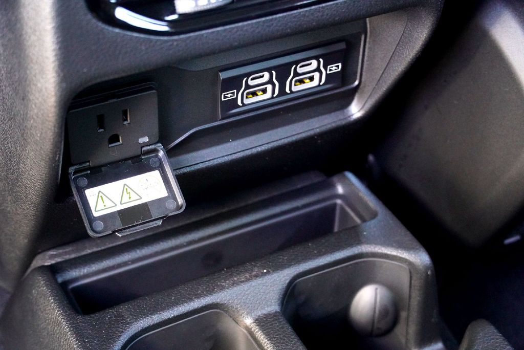 New Car 2025 Jeep Grand Cherokee L  Altitude X For Sale Under $40,000 In Taylor, Texas