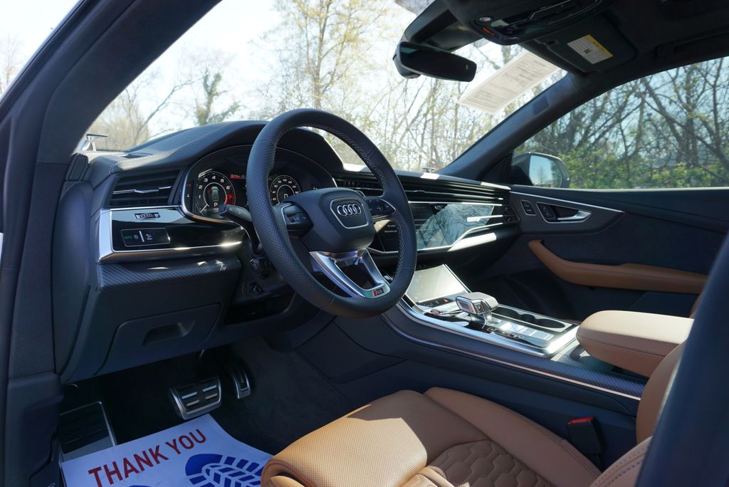 Thumbnail: 2025 Audi RS Q8 - 16