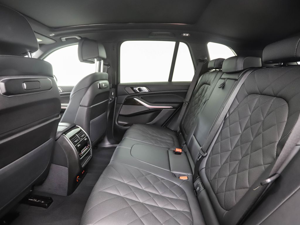 Thumbnail: 2025 BMW X5 - 21