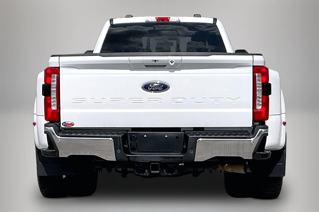Used 2024 Ford Super Duty F-350 Lariat 4D Crew Cab