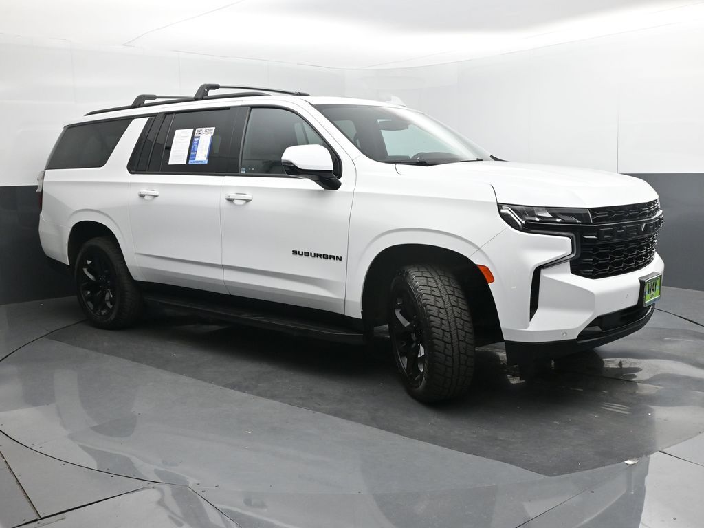 2023 Chevrolet Suburban 4WD RST
