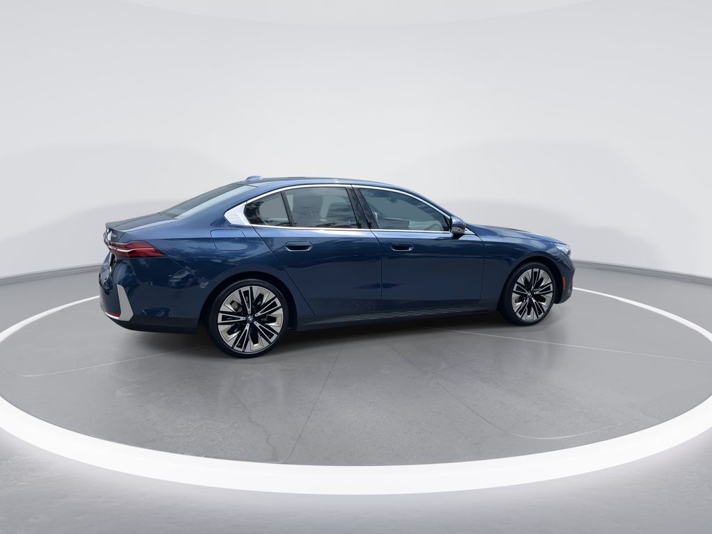 Thumbnail: 2025 BMW 5 Series - 8