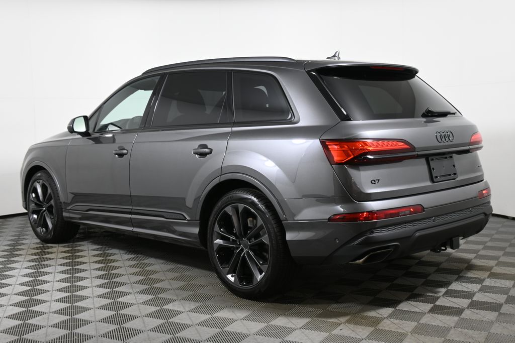 Thumbnail: 2026 Audi Q7 - 5