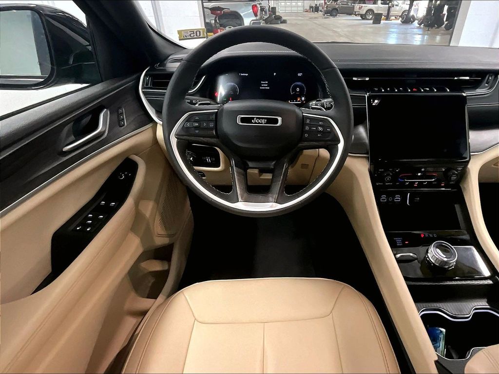 2024 Jeep Grand Cherokee — photo 17