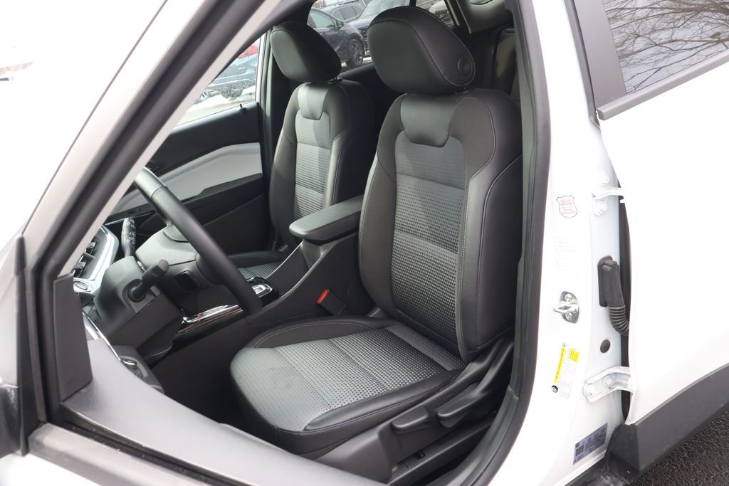 Thumbnail: 2025 Chevrolet Trax - 32