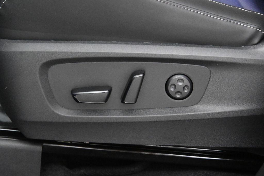 Thumbnail: 2026 INFINITI QX60 - 26