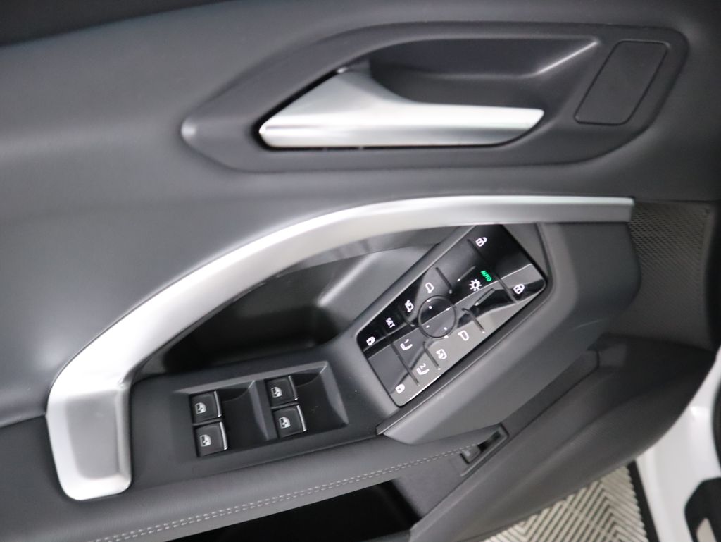 Thumbnail: 2025 Audi Q5 - 25