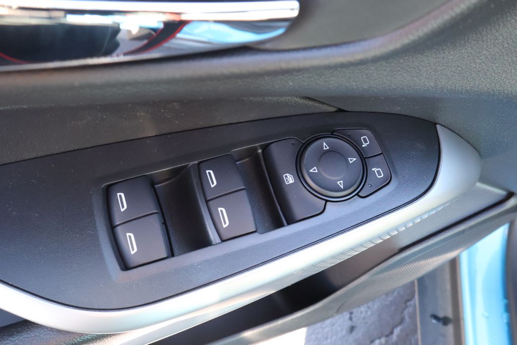 Thumbnail: 2025 Chevrolet Trax - 16