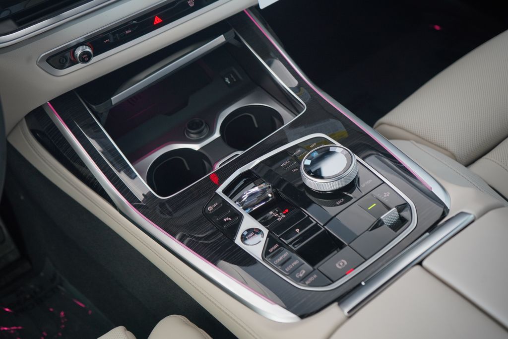 Thumbnail: 2026 BMW X7 - 20