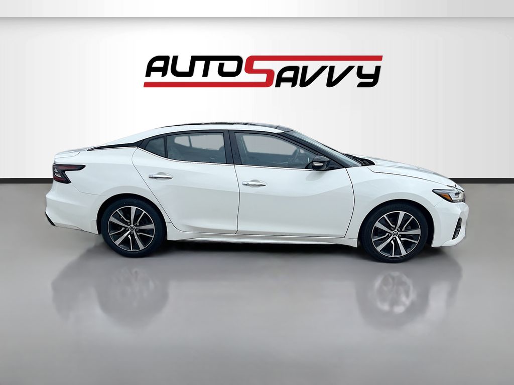 Used 2019 White Nissan 3.5 SL image 8