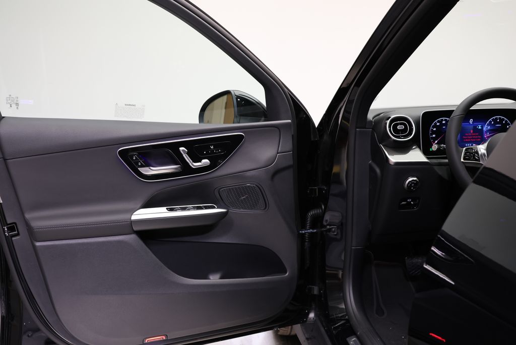 Thumbnail: 2026 Mercedes-Benz GLC - 31