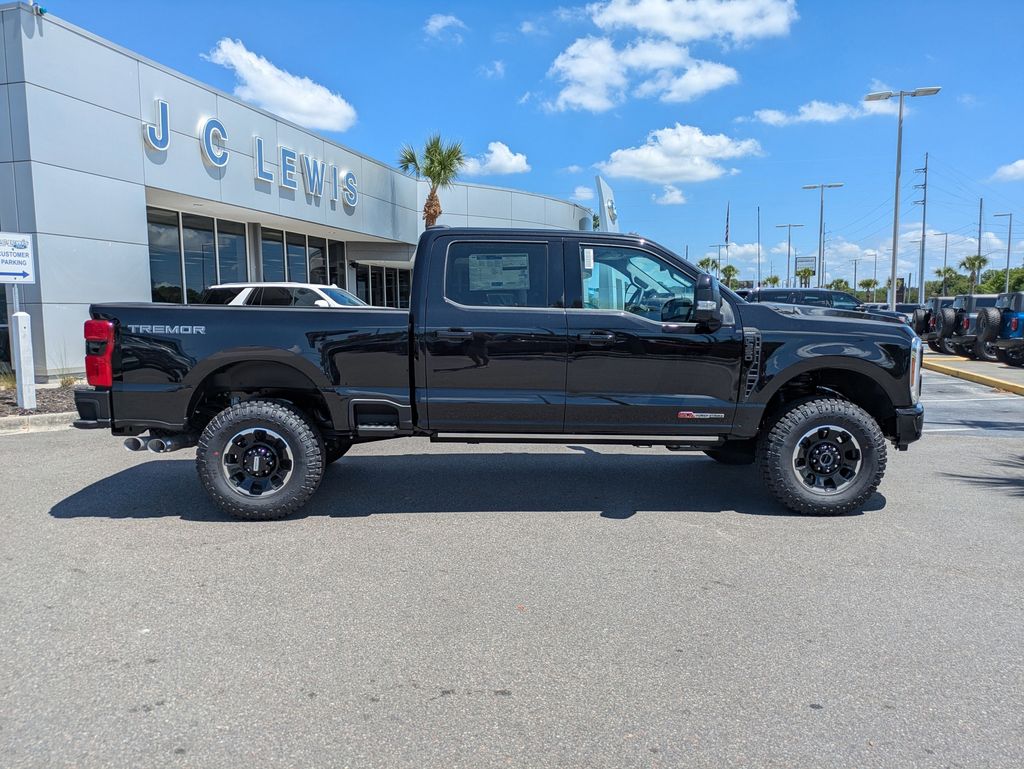 2026 Ford F-350 Super Duty LARIAT