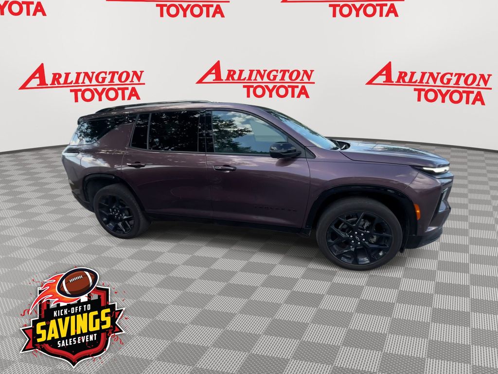 Used 2025 Chevrolet Traverse SUV