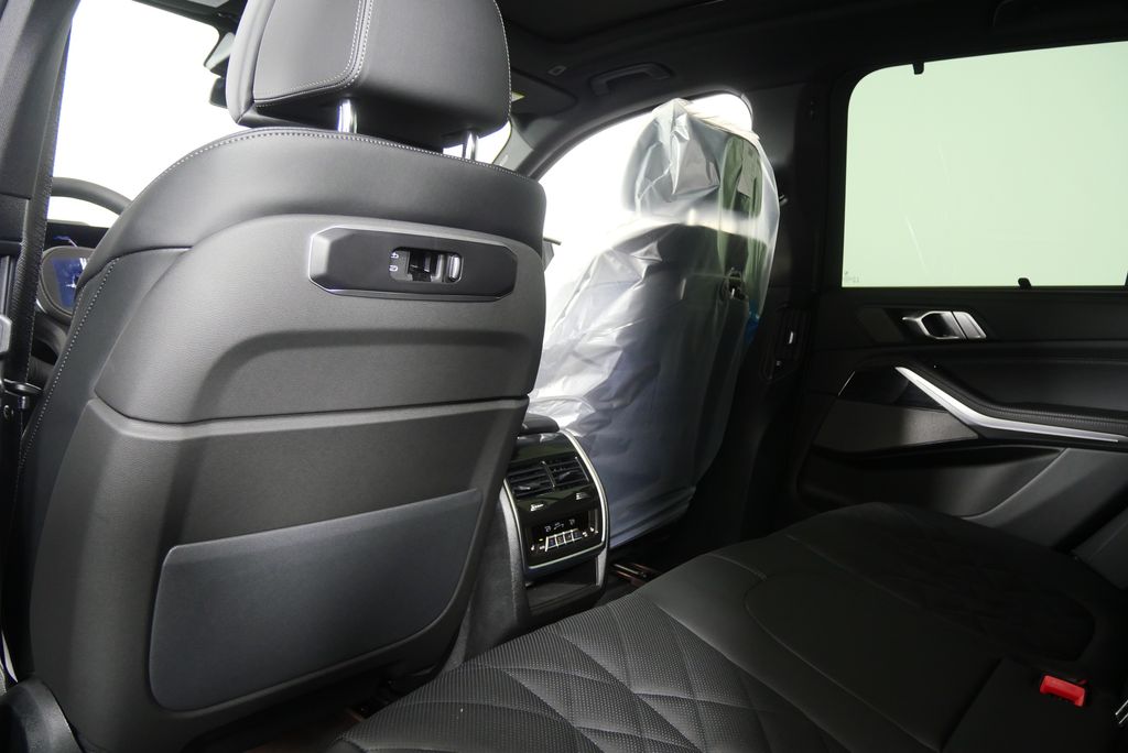 Thumbnail: 2026 BMW X5 - 17