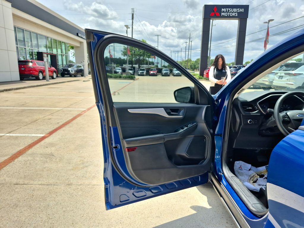 2022 Ford Escape SE Blue at DeMontrond Ford