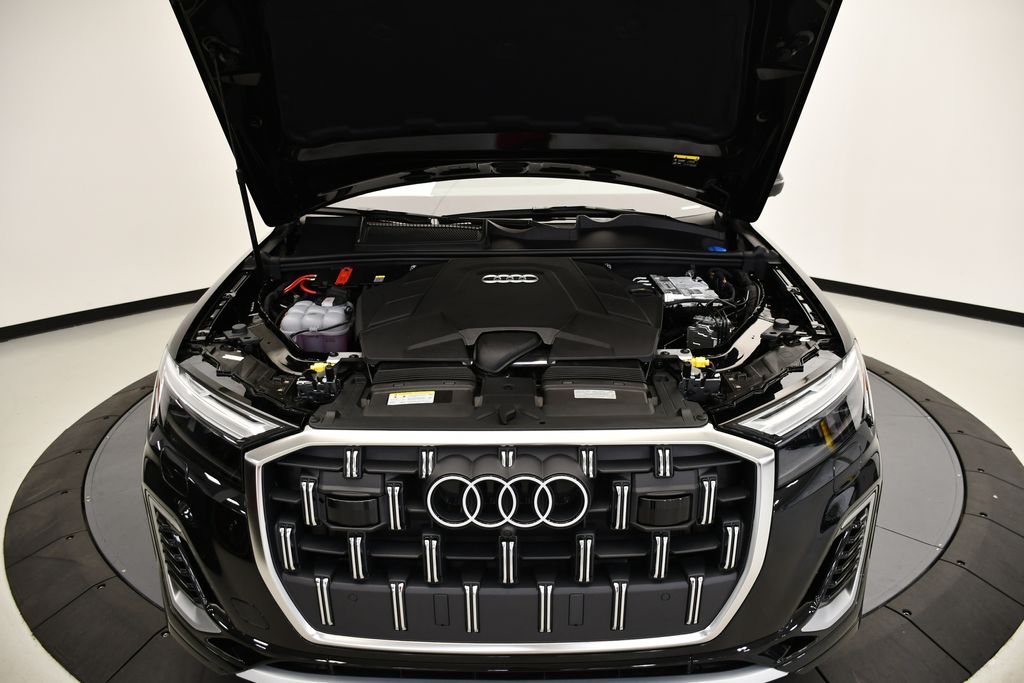 Thumbnail: 2025 Audi Q7 - 12