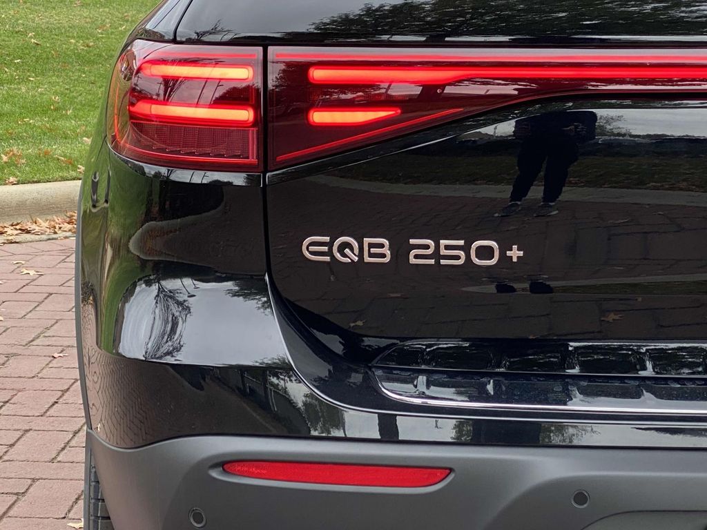 2024 Mercedes-Benz EQB 250+ 8