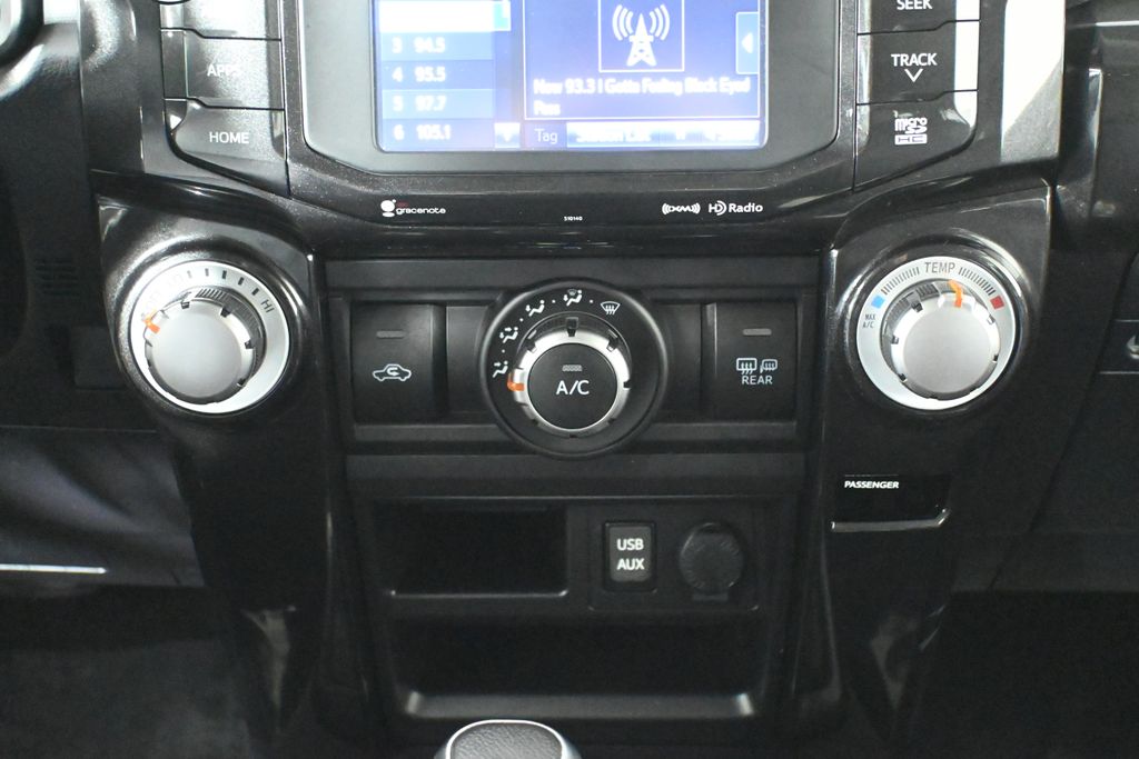 Thumbnail: 2016 Toyota 4Runner - 23