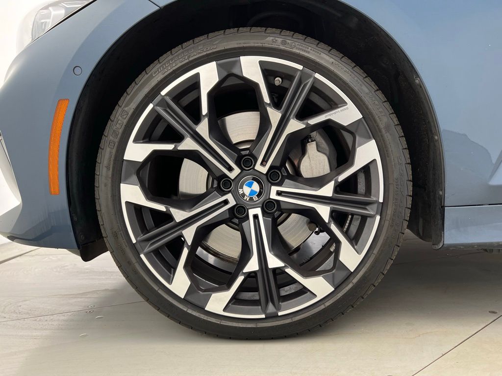 Thumbnail: 2025 BMW 3 Series - 23