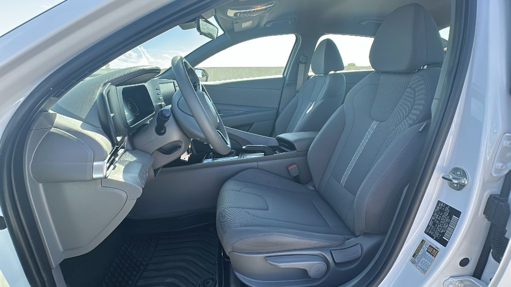 2024 Hyundai Elantra SE White at Classic Elite Chevrolet Sugar Land
