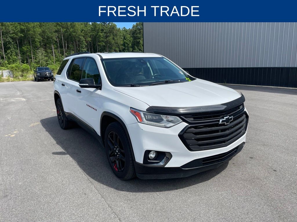 Summit White 2018 Chevrolet Traverse SUV / Crossover Four-Wheel Drive 9-Speed Automatic