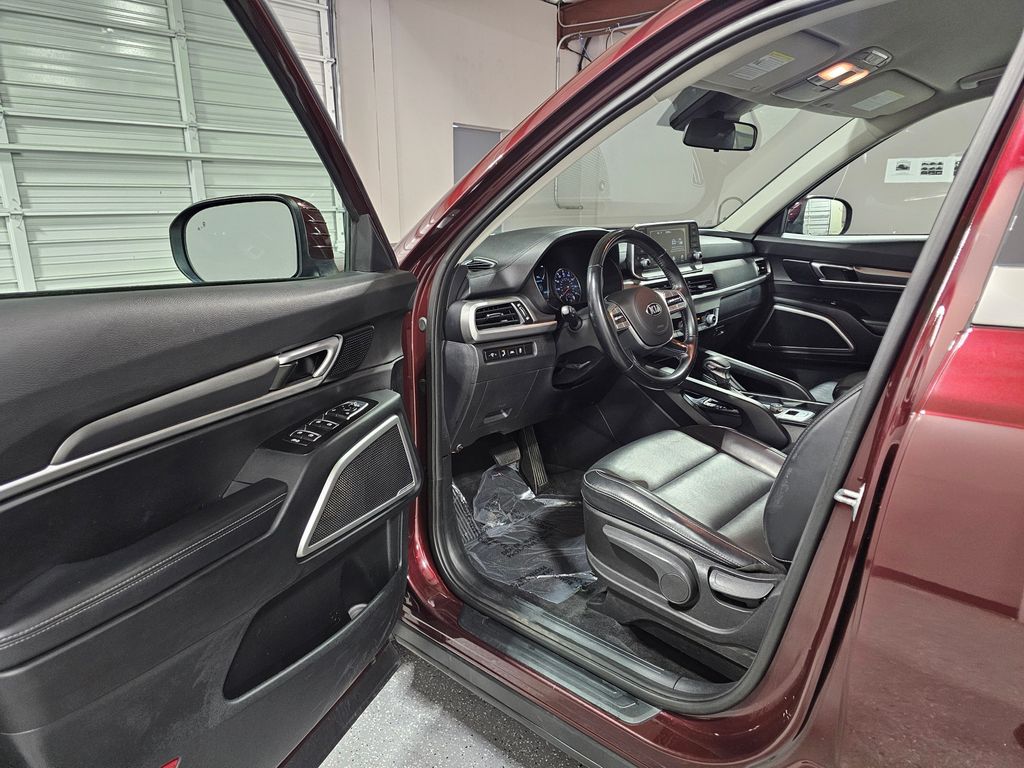 Used 2021 Purple Kia LX image 17