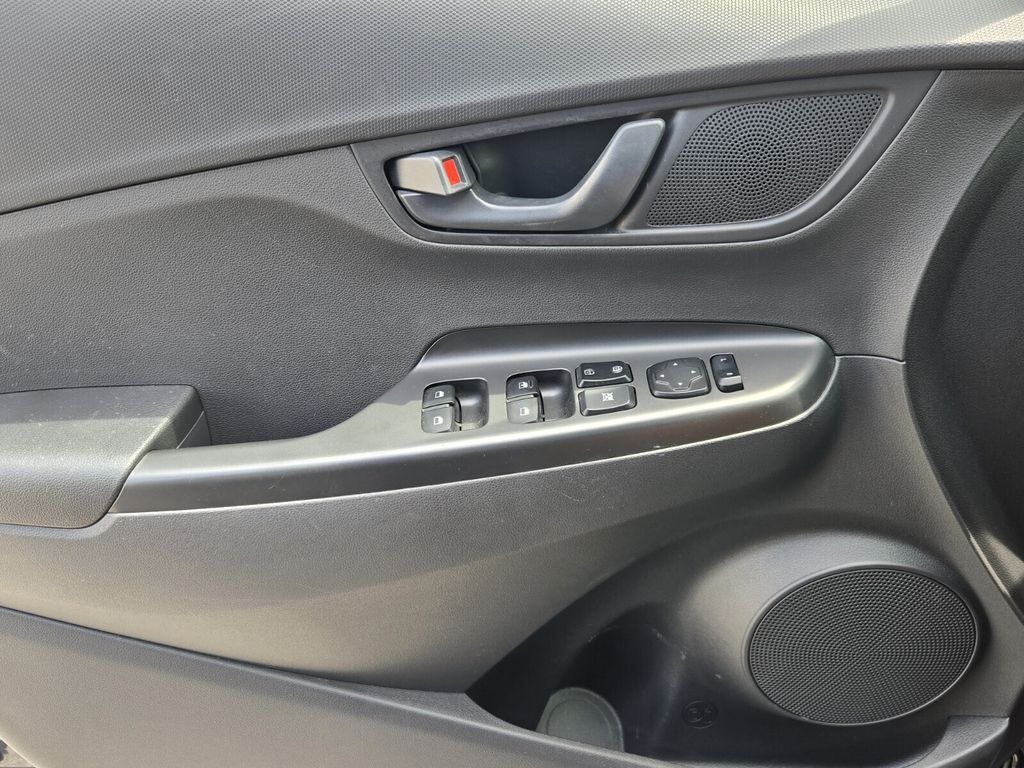 2023 Hyundai Kona - $19,599