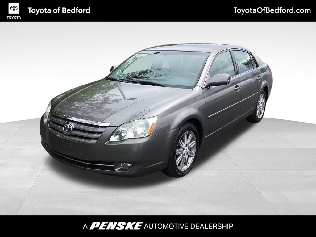 2005 Toyota Avalon XL -
                Bedford, OH