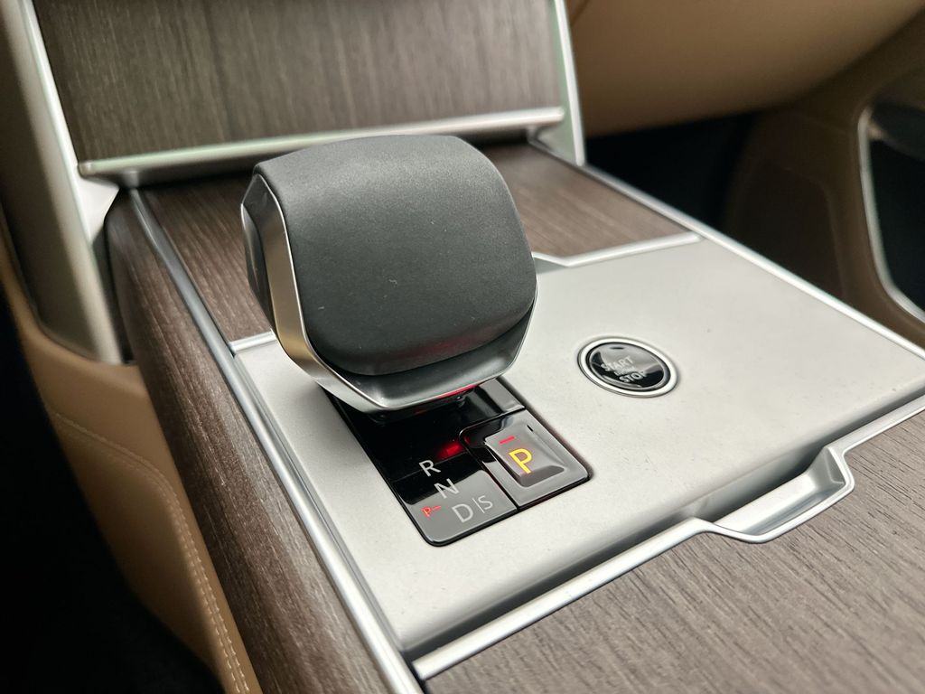 Thumbnail: 2026 Land Rover Range Rover - 20