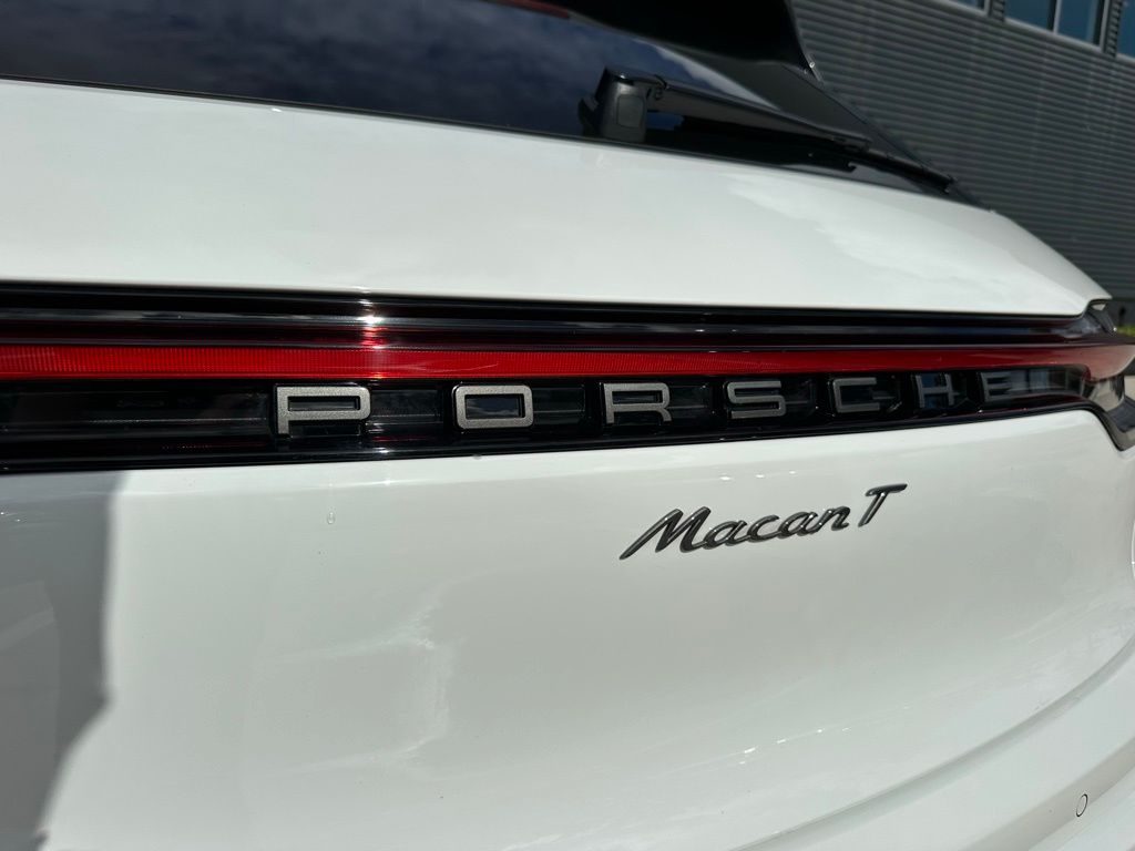 Thumbnail: 2025 Porsche Macan - 14