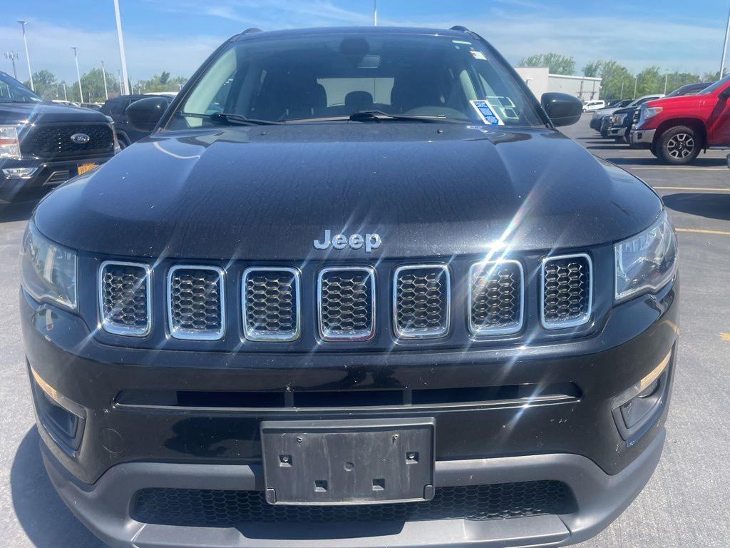Used 2019 Black Jeep Latitude image 6