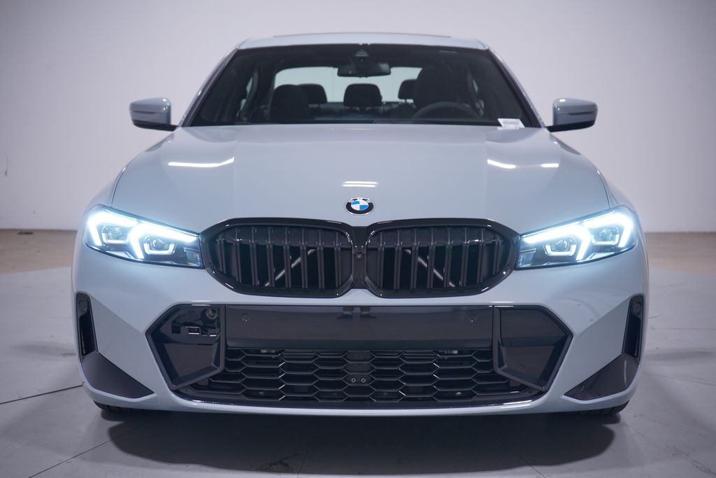 Thumbnail: 2026 BMW 3 Series - 4