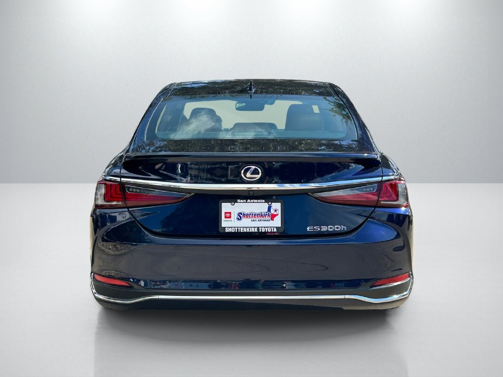 Used 2022 Lexus ES Sedan
