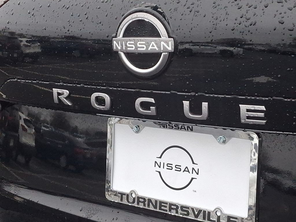 2025 Nissan Rogue SL 5