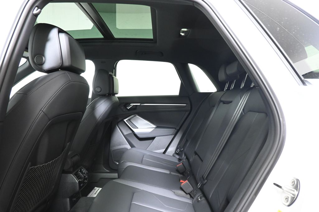 Thumbnail: 2025 Audi Q3 - 27