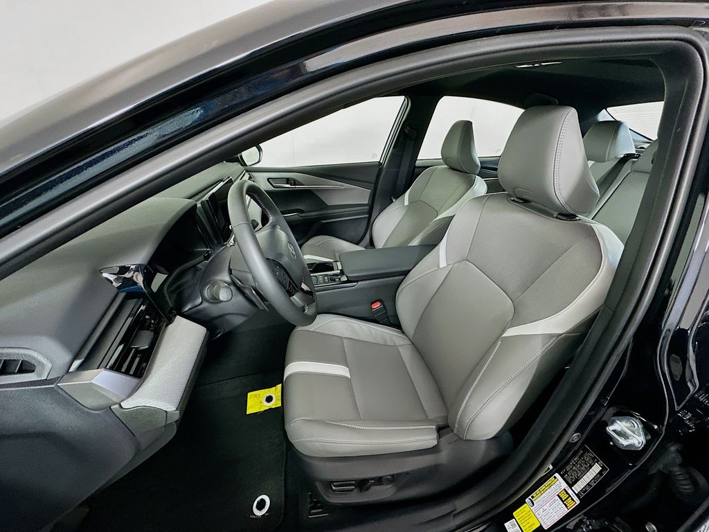 Thumbnail: 2025 Toyota Camry - 21