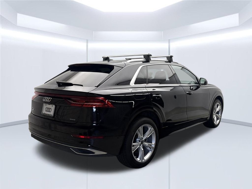 Thumbnail: 2023 Audi Q8 - 9