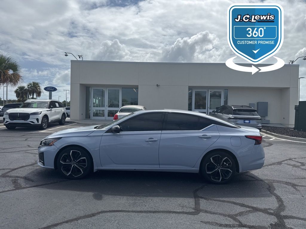 2023 Nissan Altima 2.5 SR