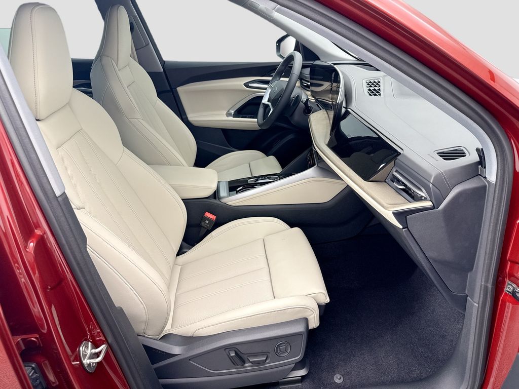 Thumbnail: 2025 Audi Q5 - 19