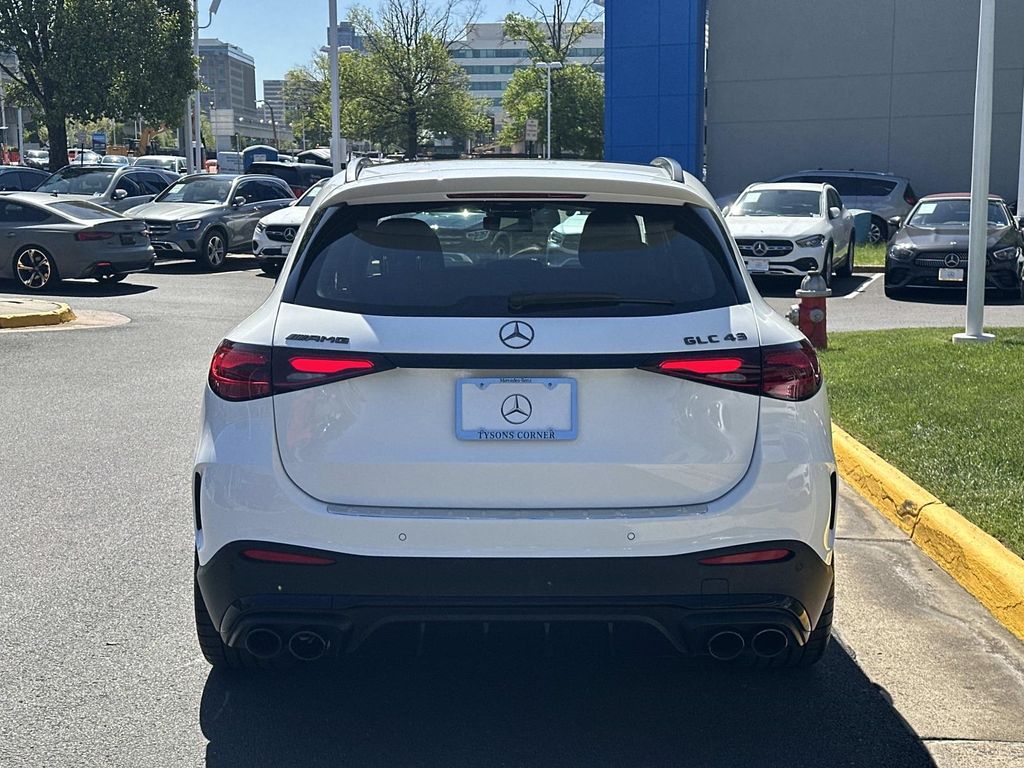 Thumbnail: 2025 Mercedes-Benz GLC - 14