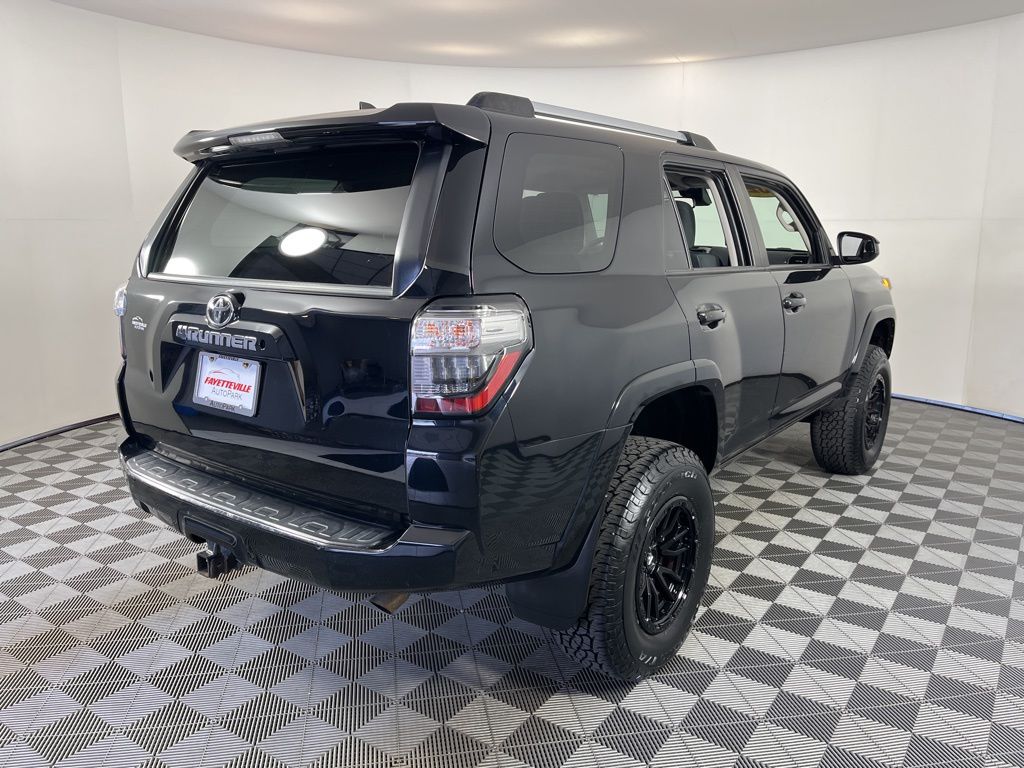 Thumbnail: 2020 Toyota 4Runner - 14