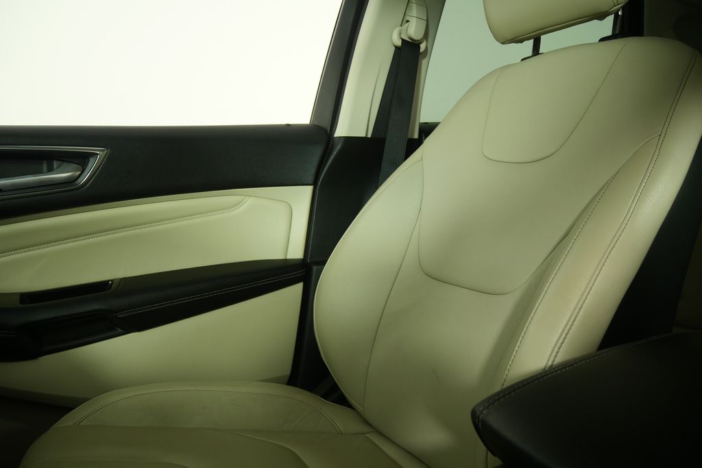 Thumbnail: 2015 Ford Edge - 25