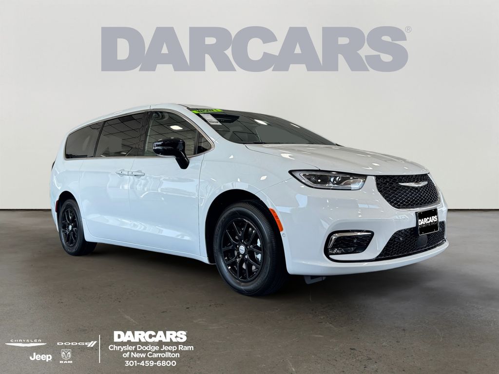 Bright White Clearcoat 2026 Chrysler Pacifica Minivan Front-Wheel Drive 9-Speed Automatic